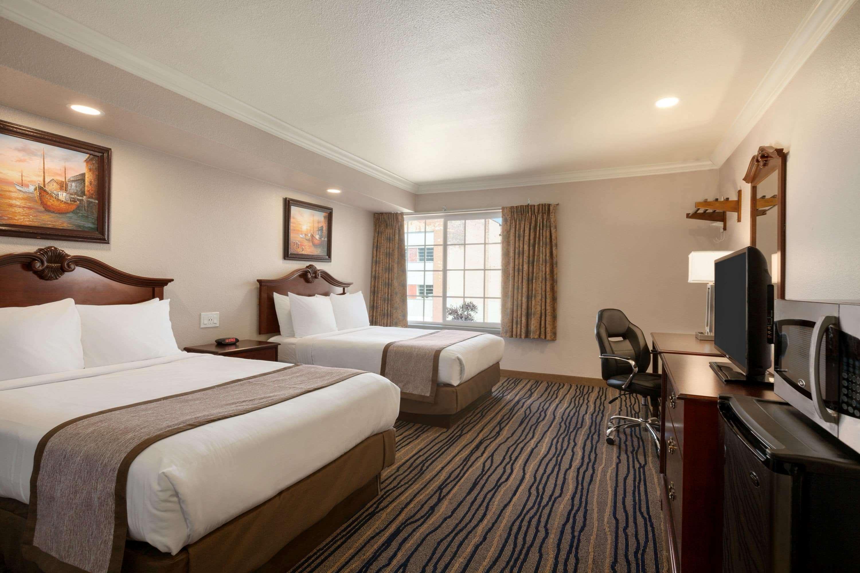 Days Inn By Wyndham Eureka Ca Экстерьер фото