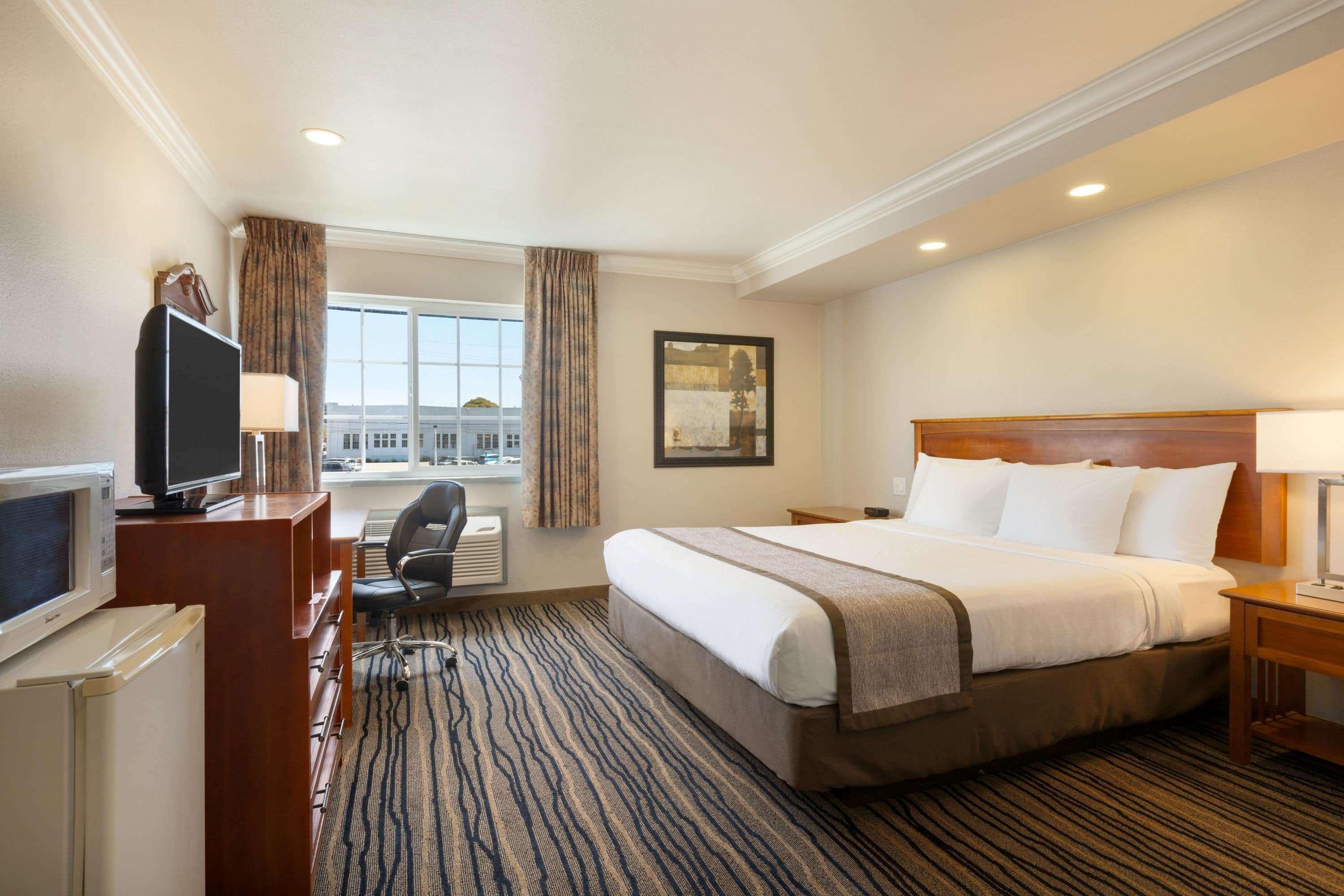 Days Inn By Wyndham Eureka Ca Экстерьер фото