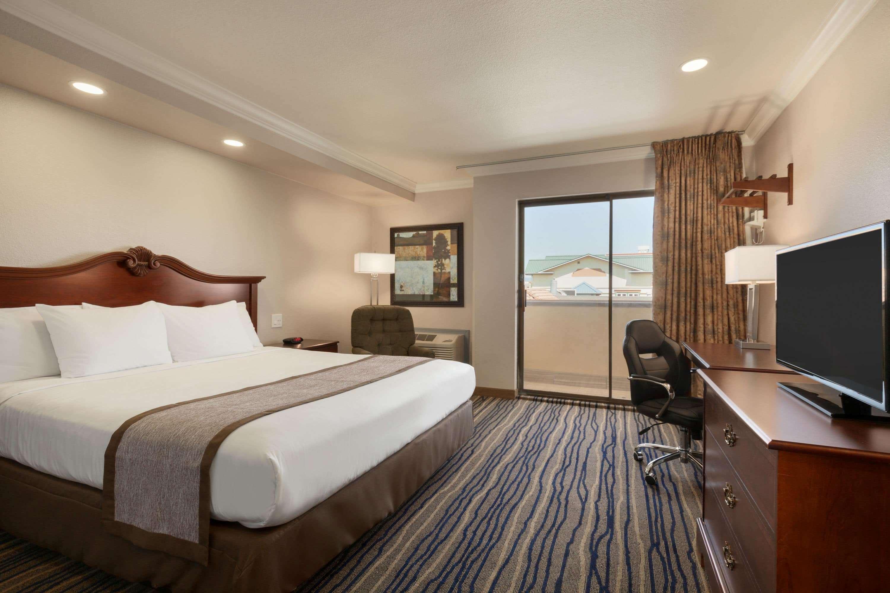 Days Inn By Wyndham Eureka Ca Экстерьер фото