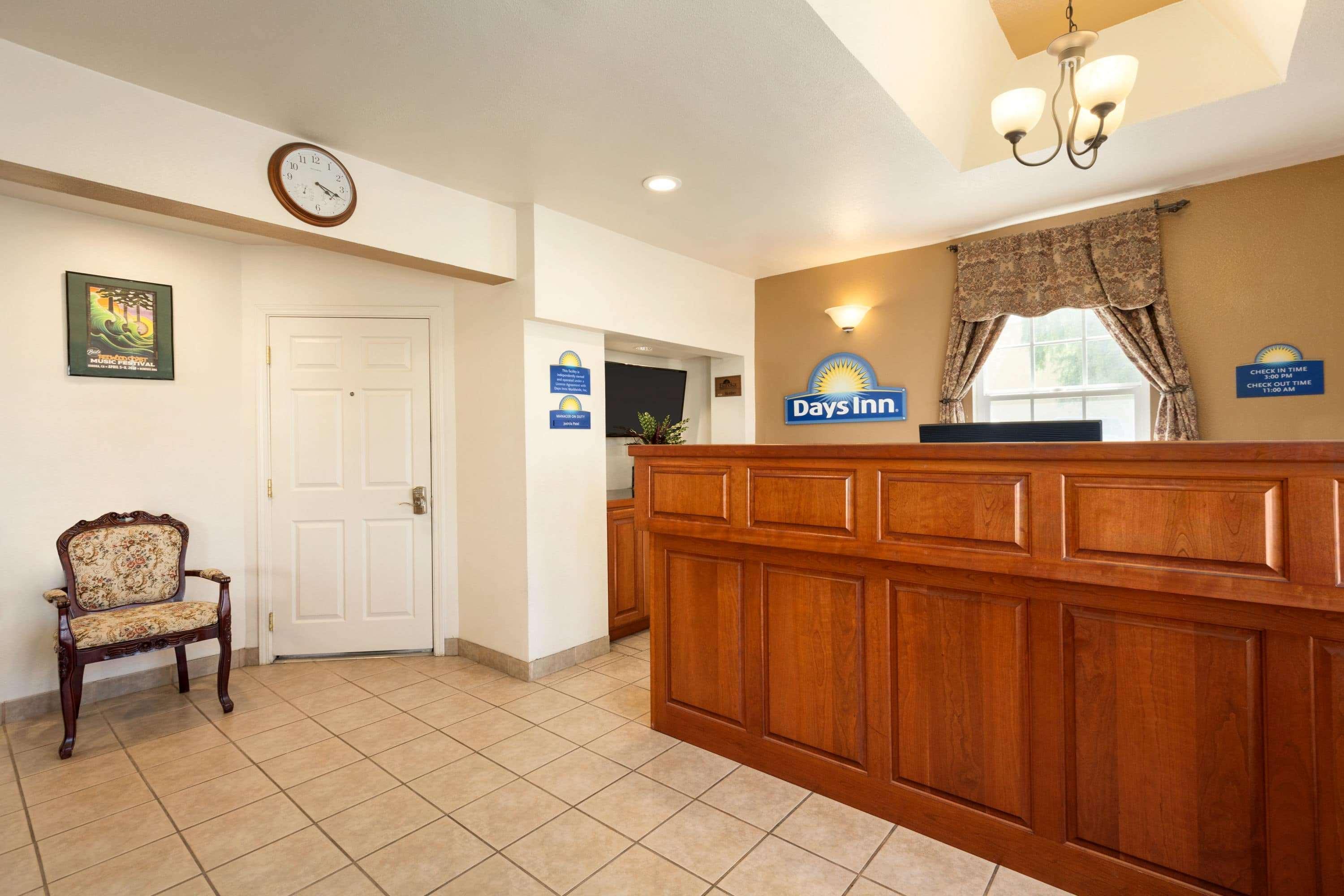 Days Inn By Wyndham Eureka Ca Экстерьер фото