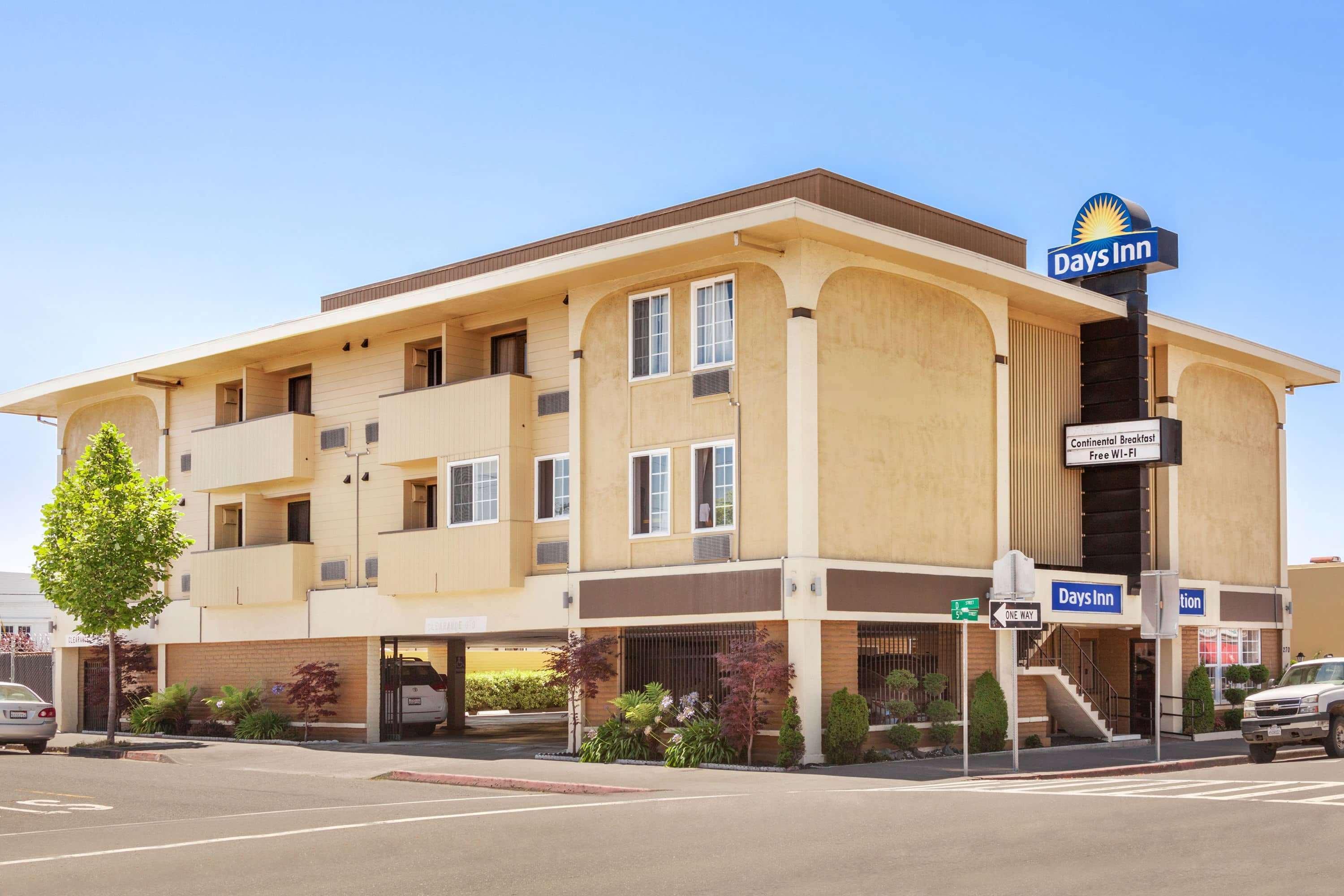 Days Inn By Wyndham Eureka Ca Экстерьер фото