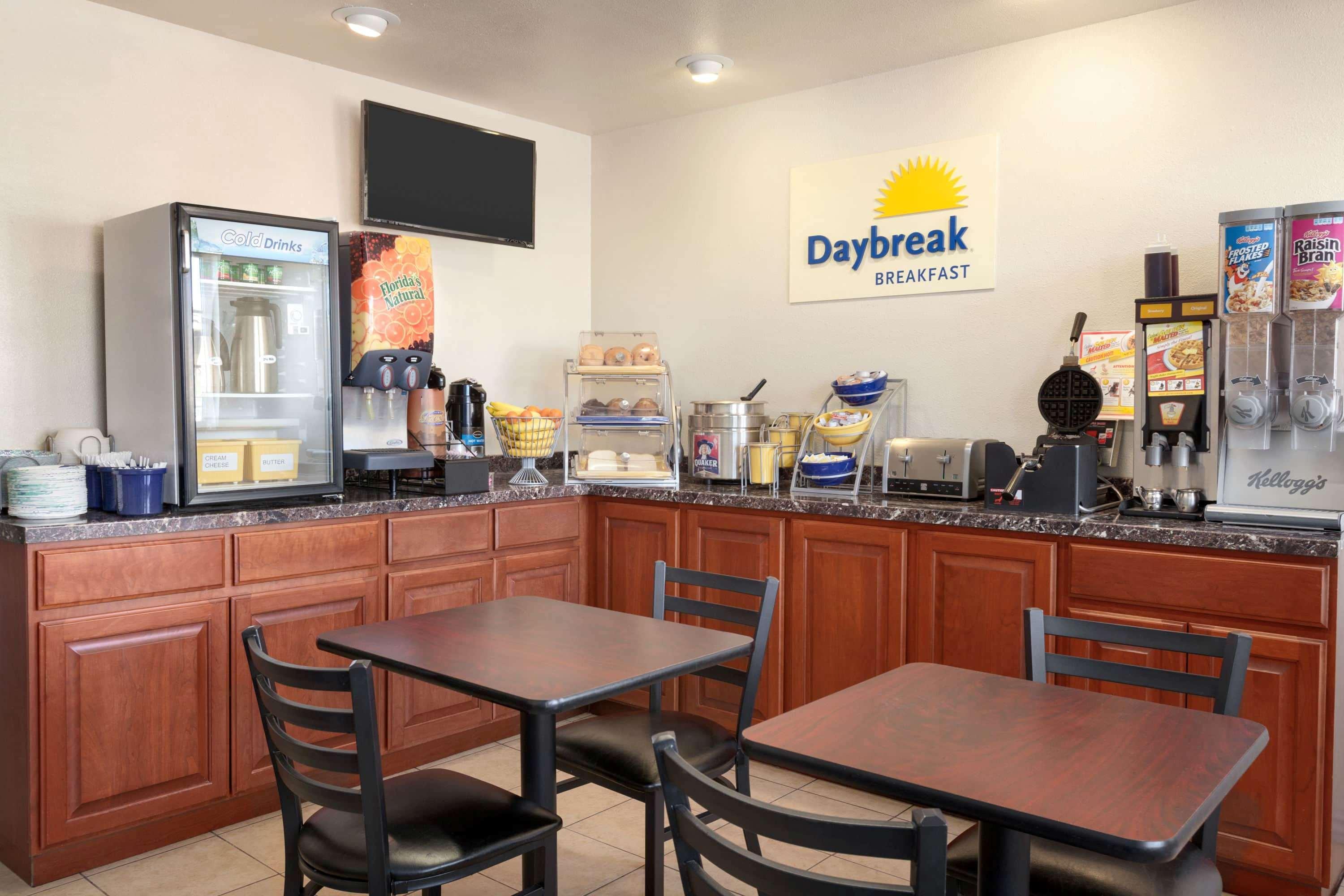 Days Inn By Wyndham Eureka Ca Экстерьер фото