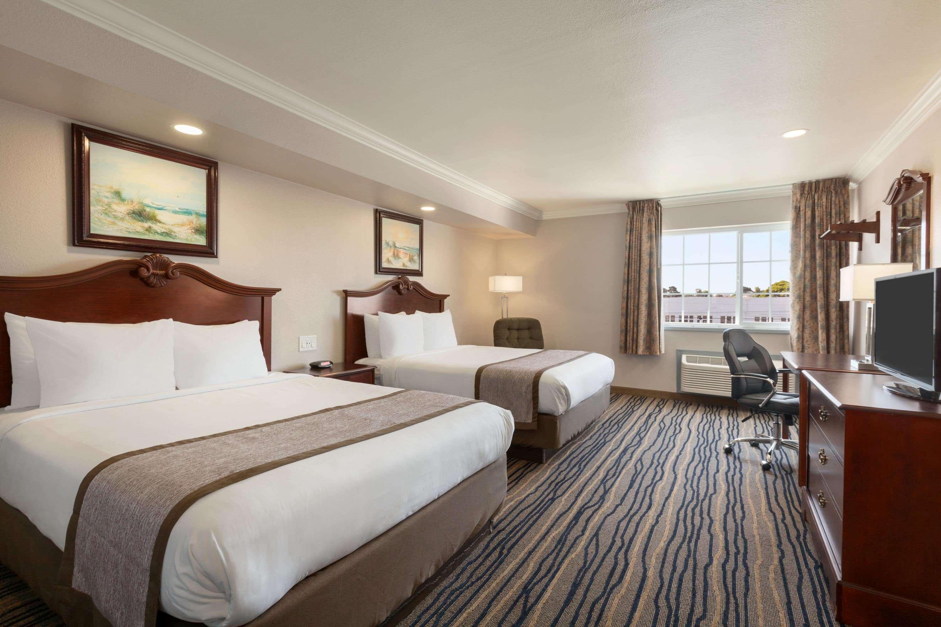 Days Inn By Wyndham Eureka Ca Экстерьер фото