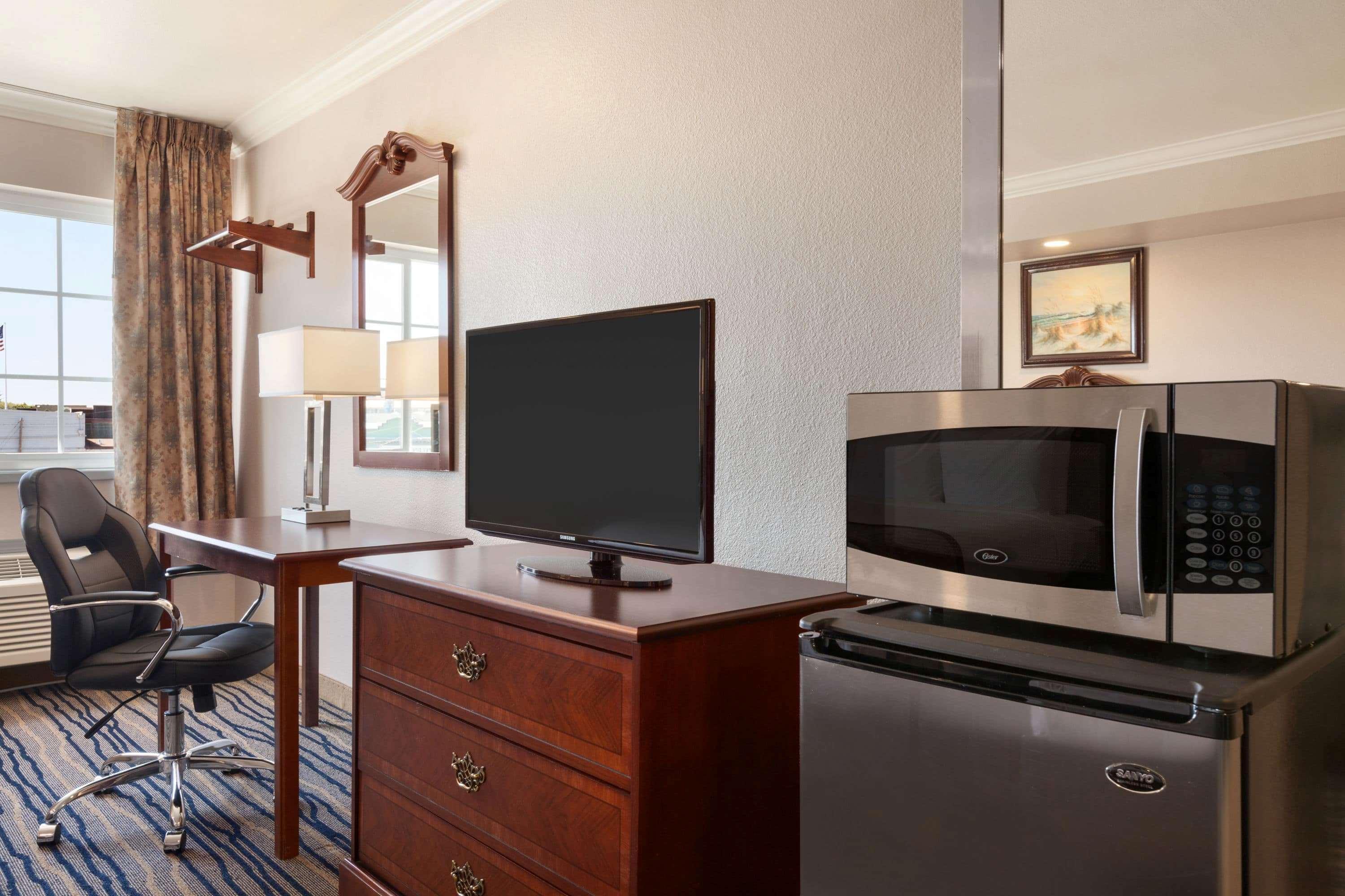 Days Inn By Wyndham Eureka Ca Экстерьер фото