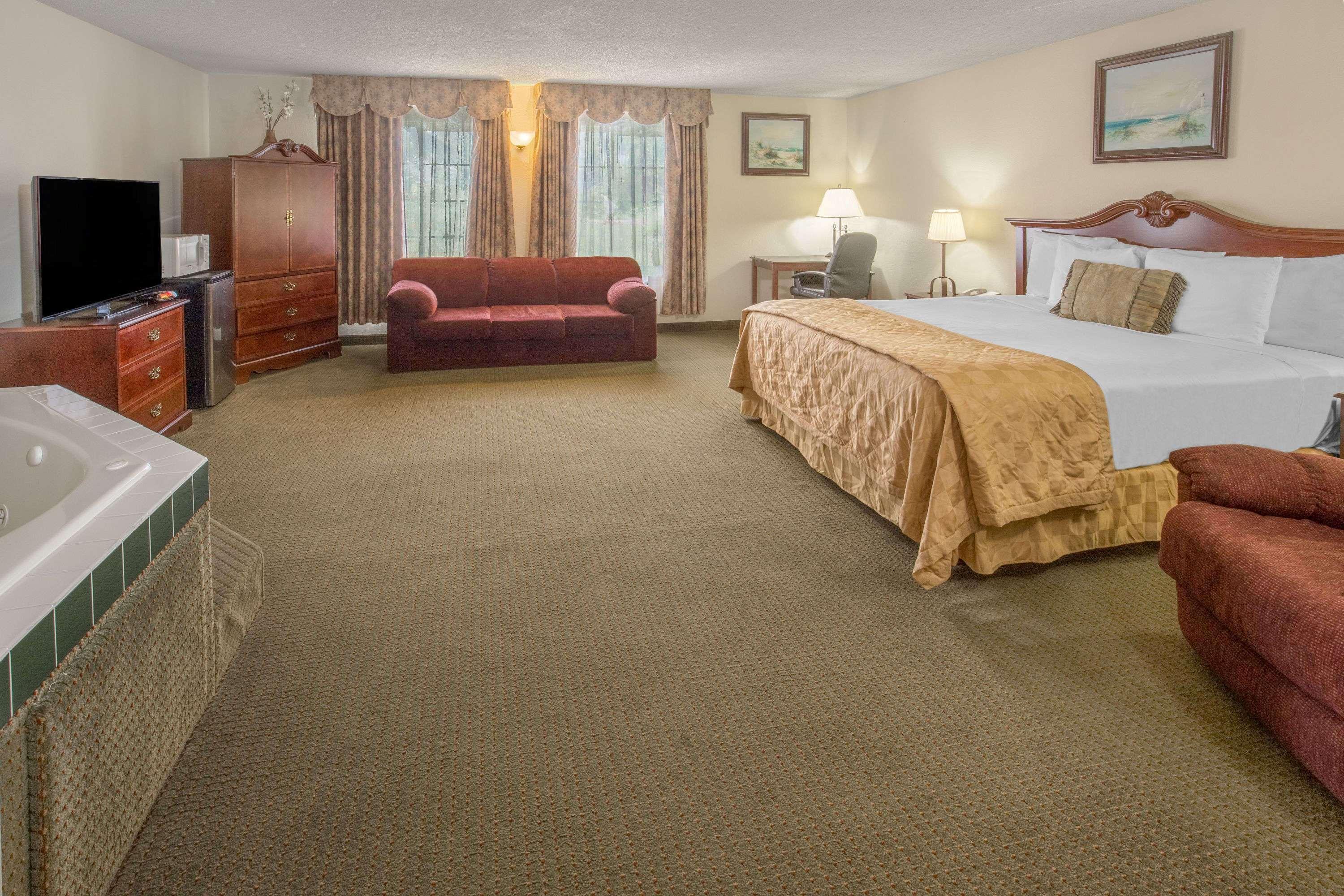 Days Inn By Wyndham Eureka Ca Экстерьер фото