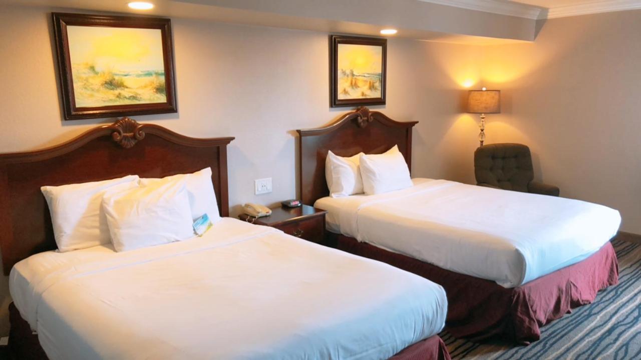 Days Inn By Wyndham Eureka Ca Экстерьер фото