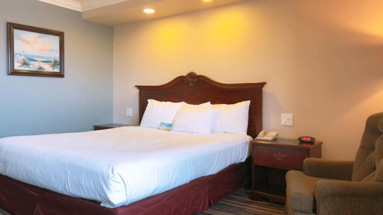 Days Inn By Wyndham Eureka Ca Экстерьер фото